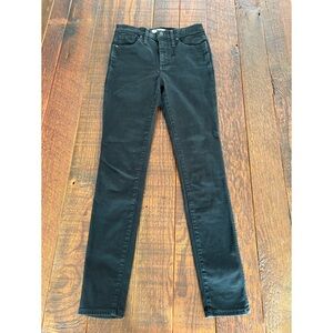Madewell Women's 10" High Rise
Skinny Jeans black 27” Tall